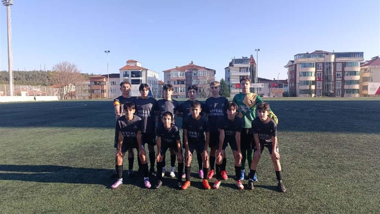 Bilecik U14 Gençler Ligi'nde Bilecik Futbol Akademispor, Osmanelispor'u 4-1 yendi.