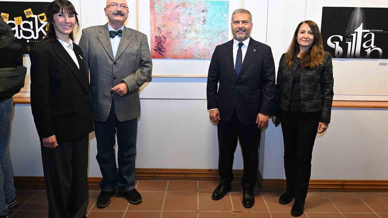 Eskişehir Anadolu Üniversitesi'nde Yunus Emre Sergisi Ziyarete Açıldı