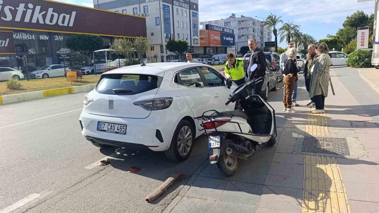 Antalya Manavgat'ta Motosiklet Sürücüsüne Yetersiz Belgeden Ceza Uygulandı