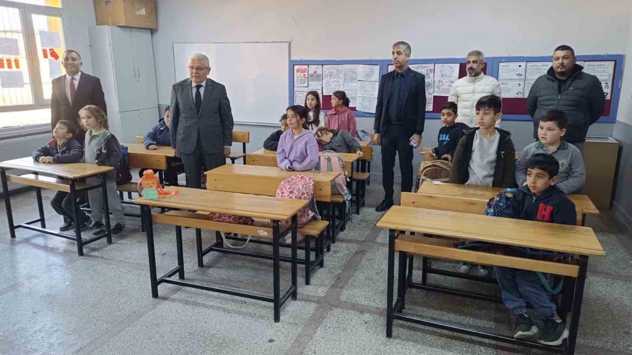 Manisa Alaşehir'de Sosyal Medya Üzerinden Yapılan Yorum, Okulun Yenilenmesini Sağladı