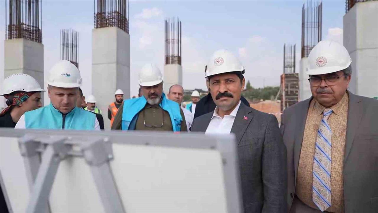 İskenderun'da Devlet Hastanesi İnşaat Çalışmaları Hızla İlerliyor