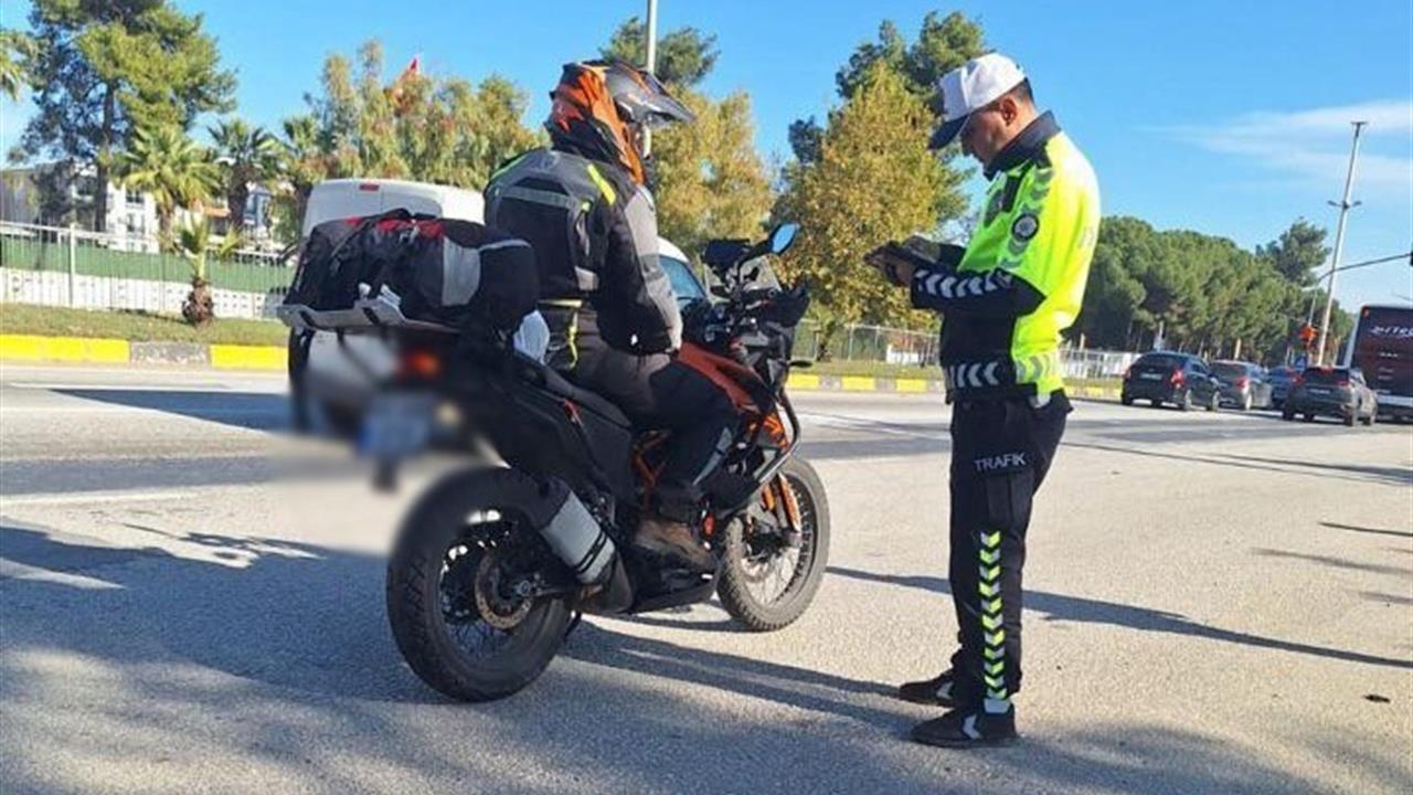 Manisa'da 14-16 Kasım Tarihleri Arasında Motosiklet Denetiminde 716 Sürücüye Ceza Uygulandı