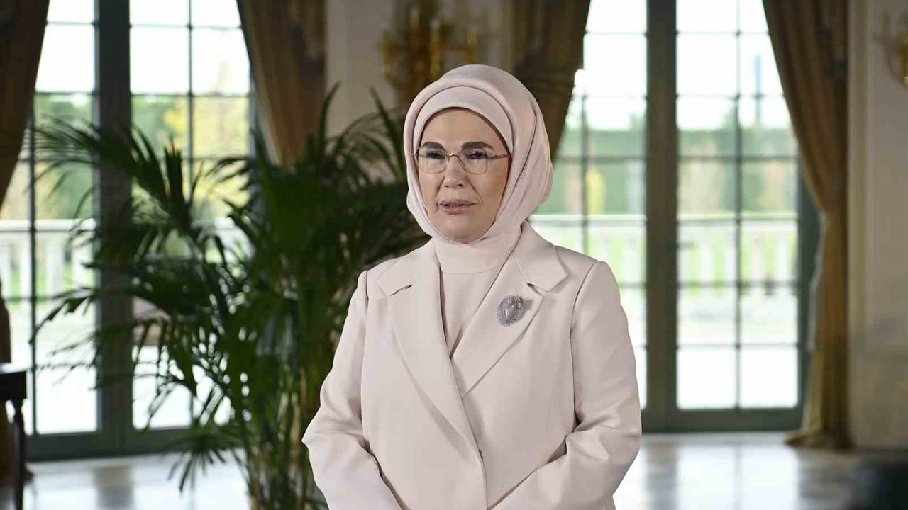 Ankara'da Emine Erdoğan, Büyüyen Avrupa 2025 Zirvesi'ne video mesaj gönderdi.