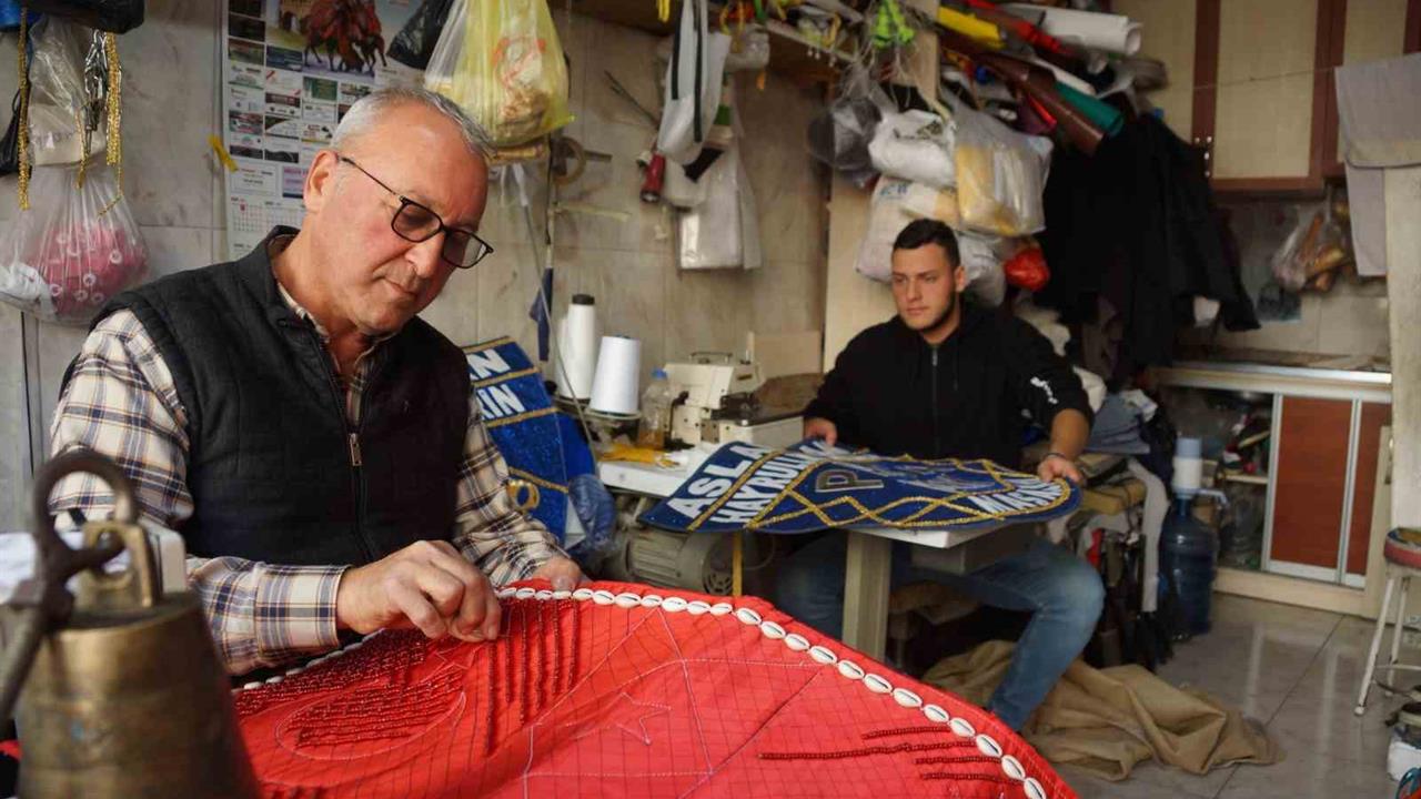 Aydın'da Deve Güreşi Sezonu Öncesi Milyonluk Develer İçin Süsleme İşlemleri Yoğunlaştı