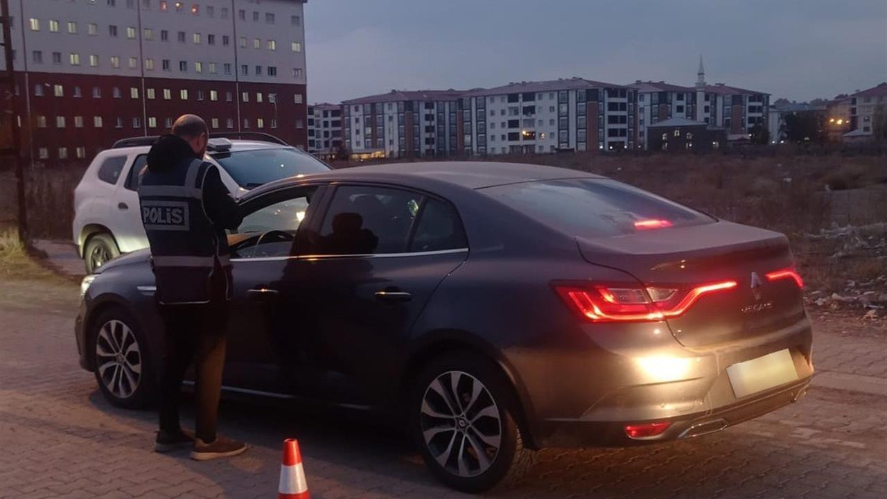 Kars'ta KYK Yurtları Etrafında Güvenlik Uygulamaları Sürüyor