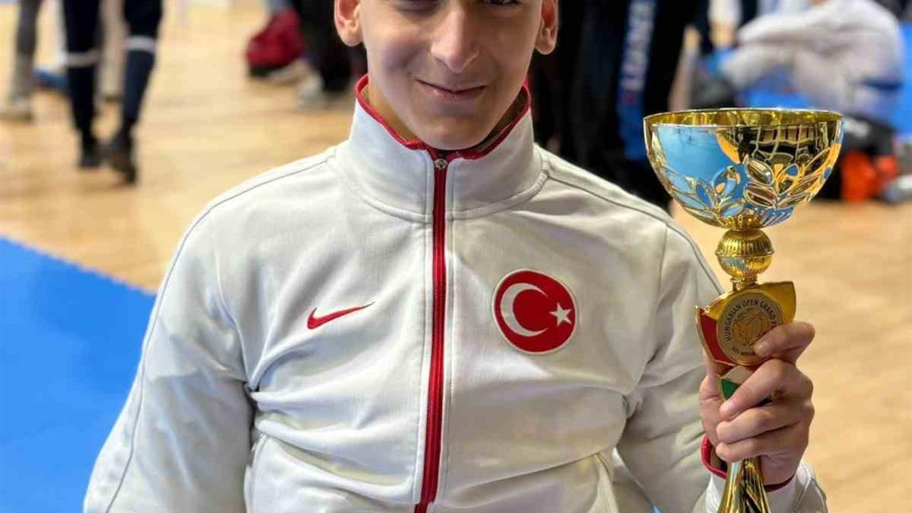 Düzce'den Ahmet Kayra Ödemiş, Macaristan'da Şampiyonluk Kazandı