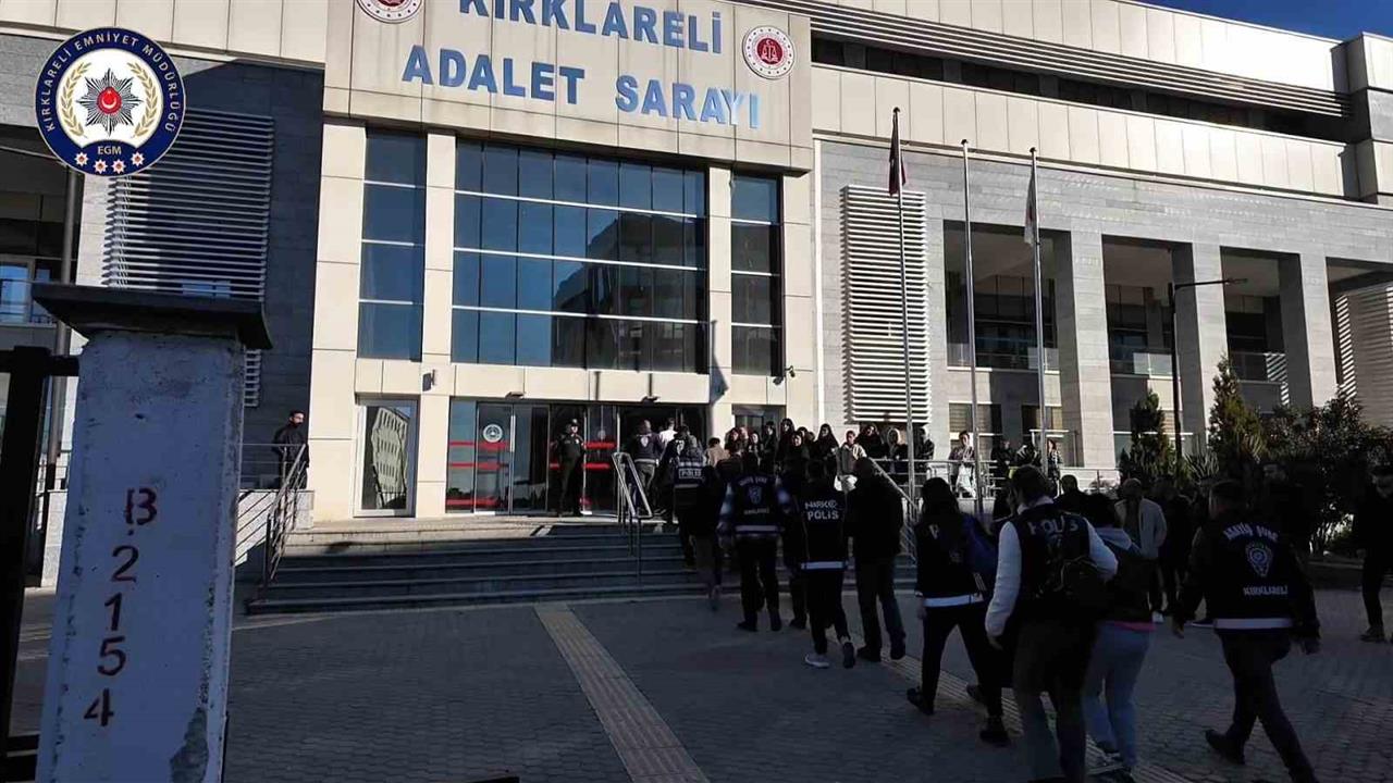Kırklareli Merkez'de Daltonlar Suç Örgütüne Yönelik Operasyonda 18 Şüpheli Yakalandı