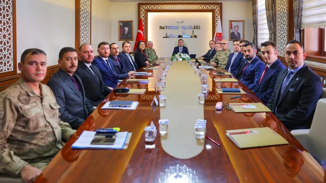 Bayburt'ta Genişletilmiş İl Güvenlik ve Asayiş Toplantısı Gerçekleştirildi