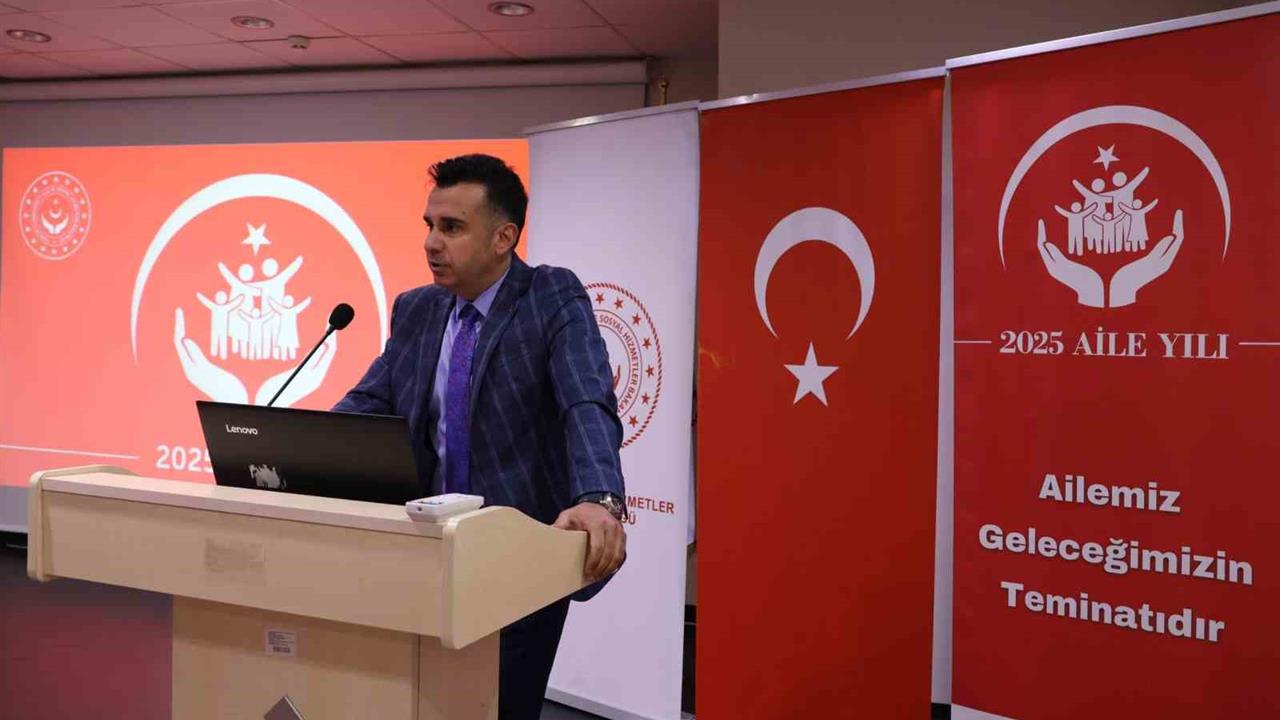 Erzurum’da Aile Eğitiminde Onurlandırma Yaklaşımı Üzerine Konuşuldu