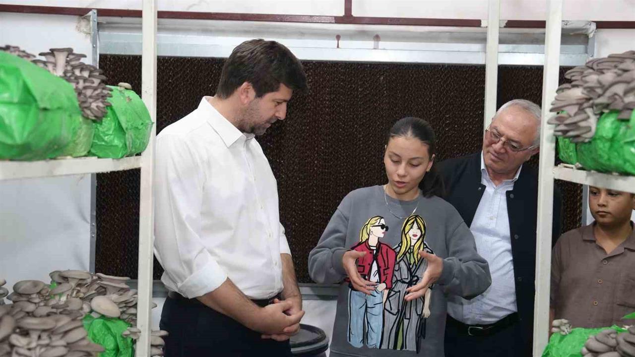 Tarsus’ta İstiridye Mantarı Kursu İlk Hasat Etkinliği Gerçekleştirildi