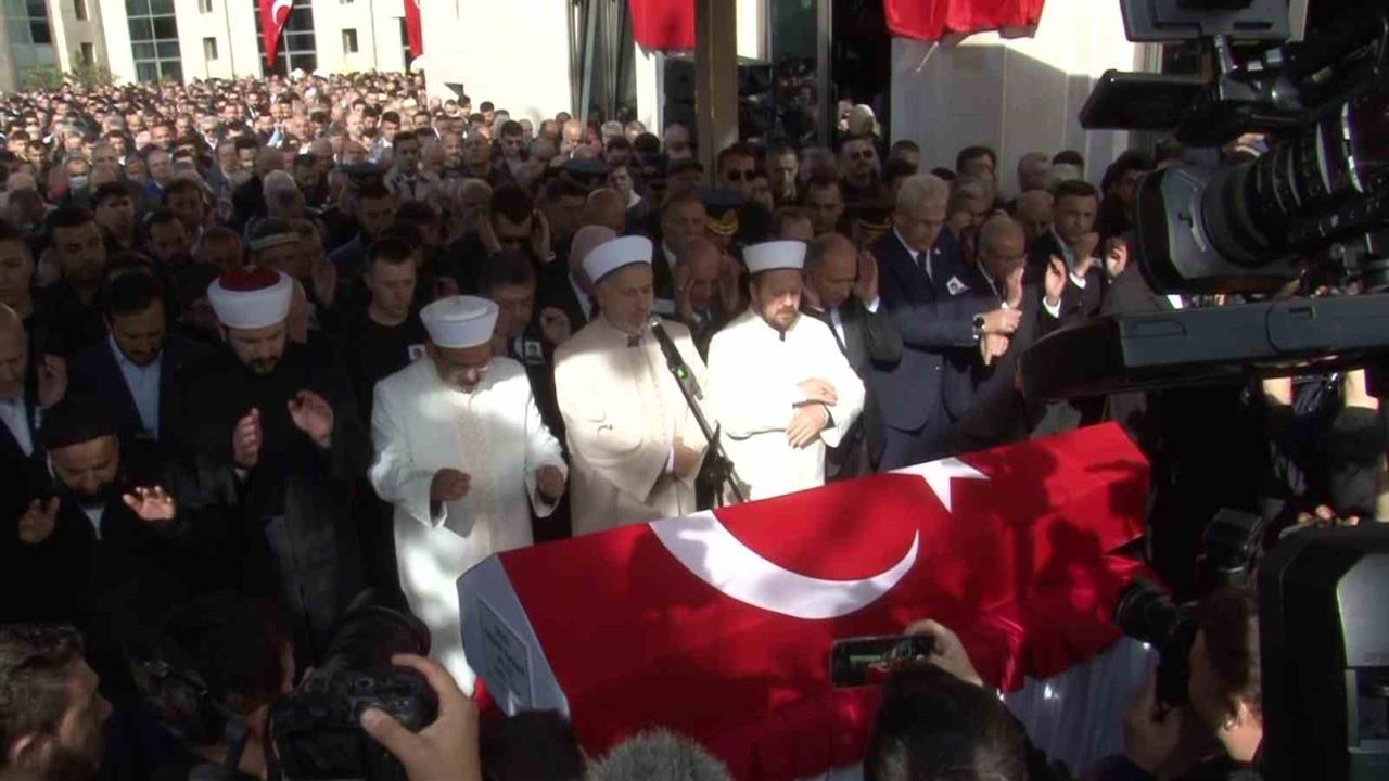 İstanbul'da Pilot Hasan Bahar İçin Cenaze Töreni Düzenlendi