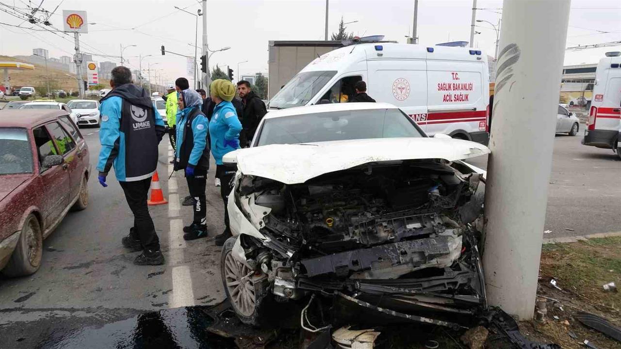 Malatya'da Meydana Gelen Trafik Kazasında İki Kişi Yaralandı