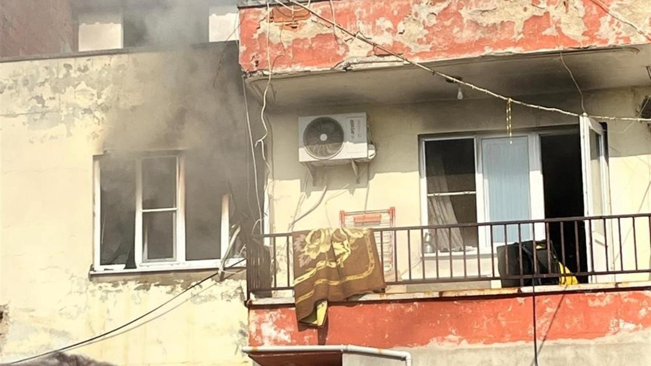 Nazilli'de Yangında Hayatını Kaybeden 18 Yaşındaki Genç Kızın Cenazesi Törenle Toprağa Verildi