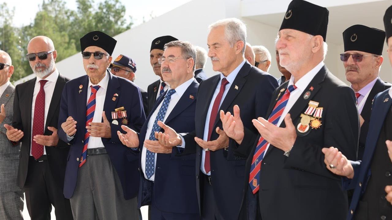 Gölbaşı'nda Kıbrıs Gazileriyle 42. Yıl Kutlamasına Katıldı