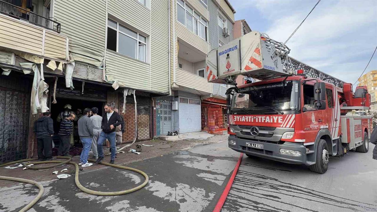 Avcılar'da Tekstil Atölyesinde Mutfak Tüpü Patladı, Yangın Kontrol Altına Alındı