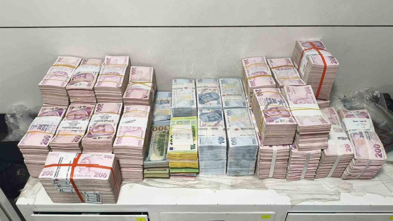 Mersin'de Yasadışı Bahis ve Kara Para Aklama Operasyonunda 36 Gözaltı Yapıldı