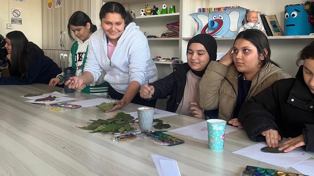 Manisa Sarıgöl'de 'Atölyede 1 Gün' Projesi ile Öğrenciler Meslekleri Yerinde İnceledi