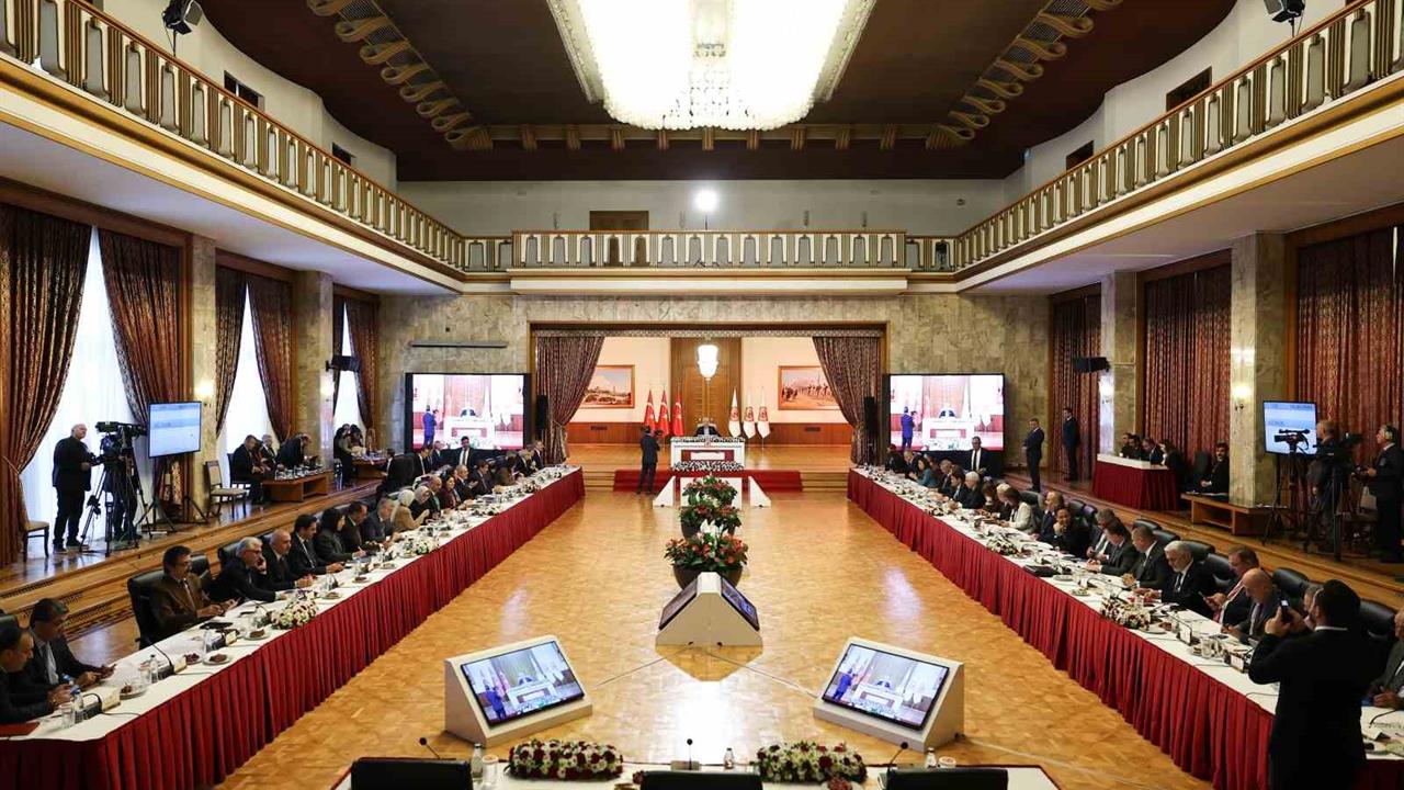 Ankara'da TBMM Başkanı Kurtulmuş, Türkiye'de terör eylemlerinin sona erdiğini duyurdu.