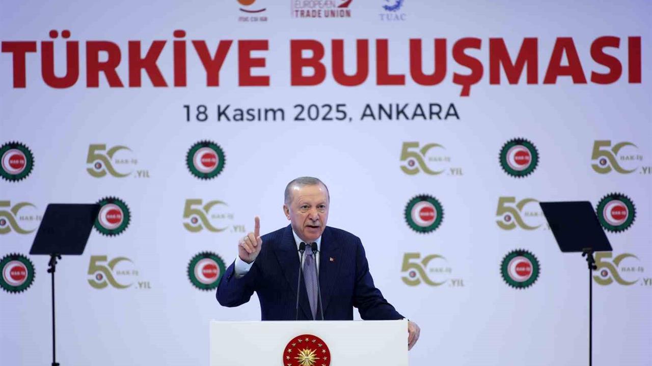 Cumhurbaşkanı Erdoğan, Ankara'da HAK-İŞ'in 50. yıl etkinliğinde hayat pahalılığına dair açıklamalarda bulundu.