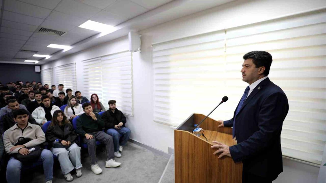 Sakarya'da SUBÜ'de İŞKUR'un Gençlik Programı Kapsamında 604 Öğrenci İşe Alındı