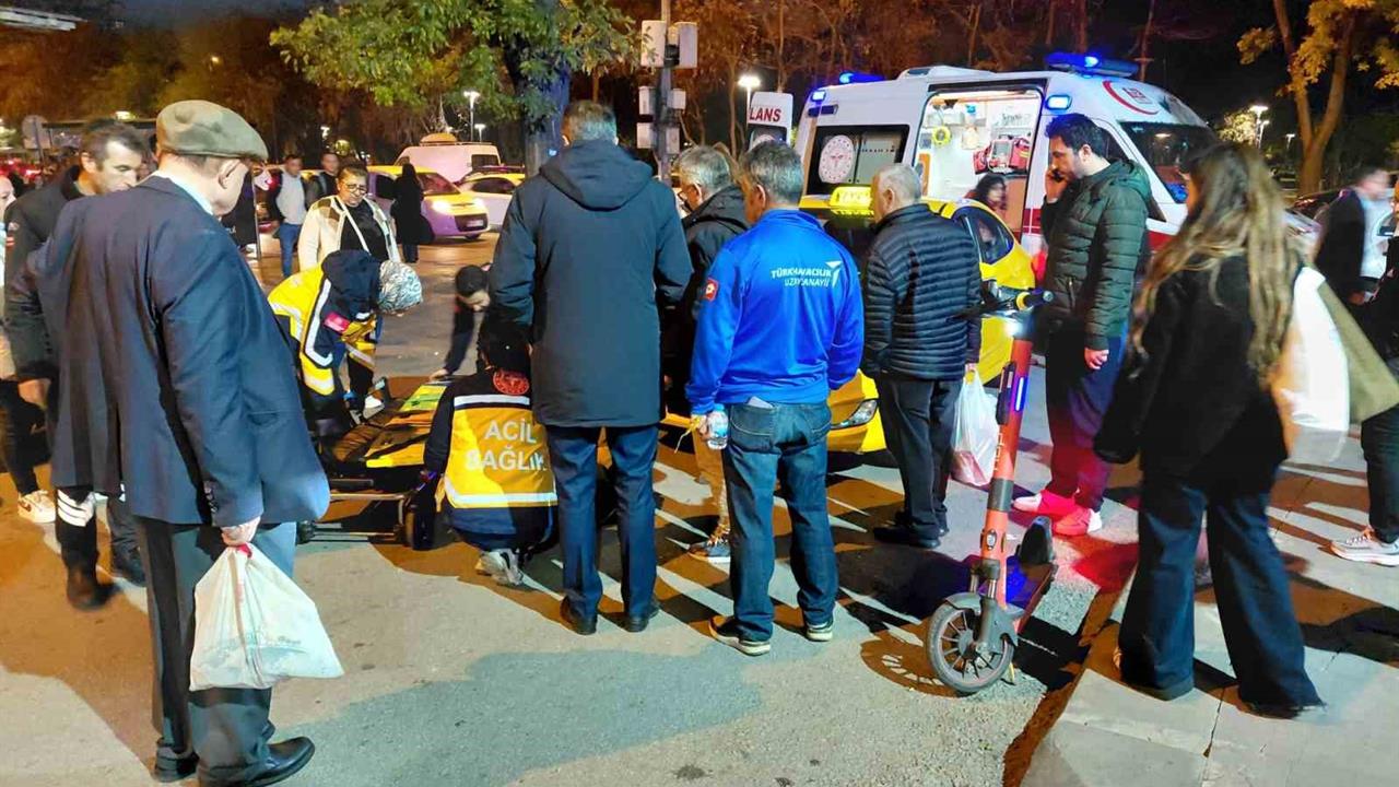 Ankara Çankaya'da Ticari Taksi ile Çarpışan Scooter Sürücüsü Yaralandı