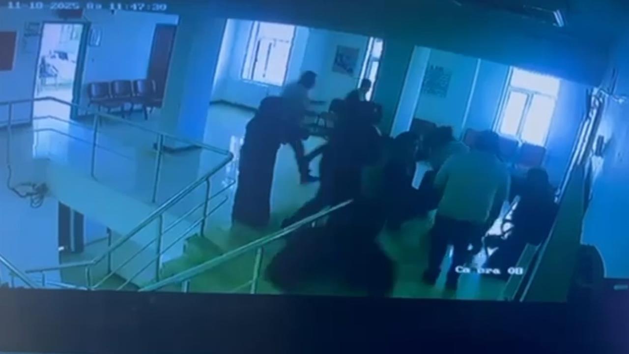 Şanlıurfa Akçakale'de Hasta Yakını ile Hemşireler Arasında Damar Yolu Tartışması Kavgaya Dönüştü