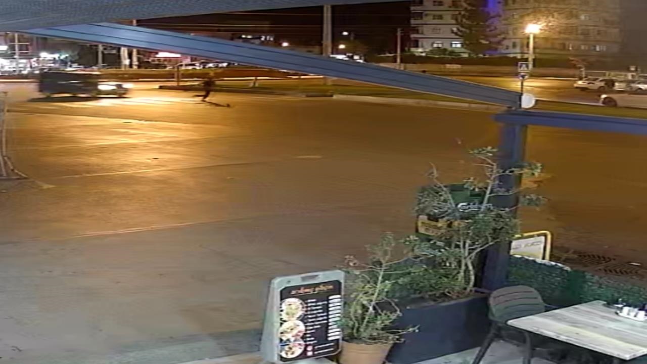 Mersin Toroslar Çağdaşkent'te Yaya Geçidinde Otomobil Çarpması Sonucu Genç Yaralandı