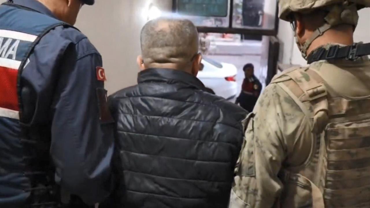 Mersin'de Yapılan Operasyonda 38 Şüpheli Gözaltına Alındı