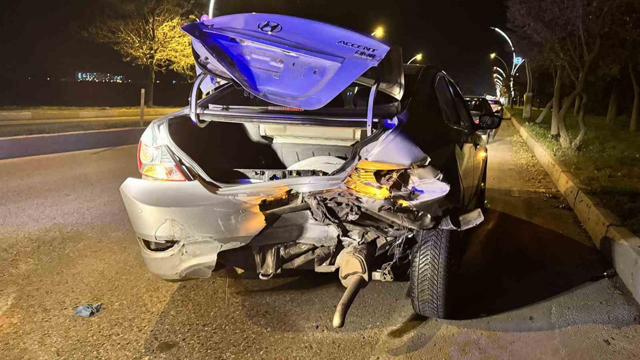 Edirne Merkez'de İki Otomobilin Çarpışması Sonucu 3 Yaralı