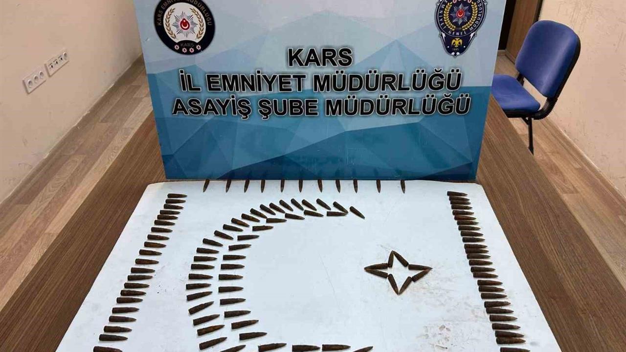 Kars'ta Düzenlenen Operasyonda Çok Sayıda Silah Ele Geçirildi