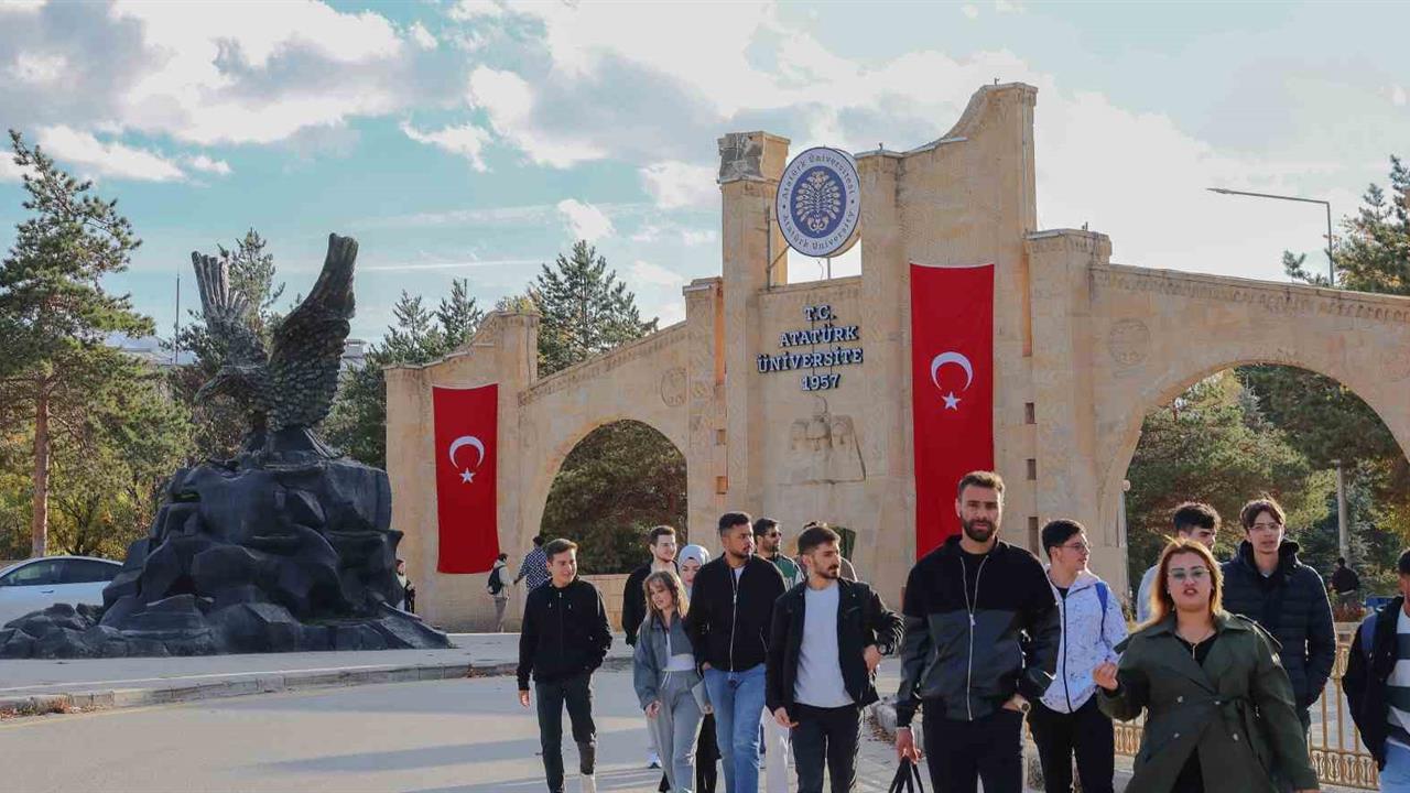 Erzurum Atatürk Üniversitesi, 2025-2026 Eğitim-Öğretim Yılı Burs Başvurularını Açtı