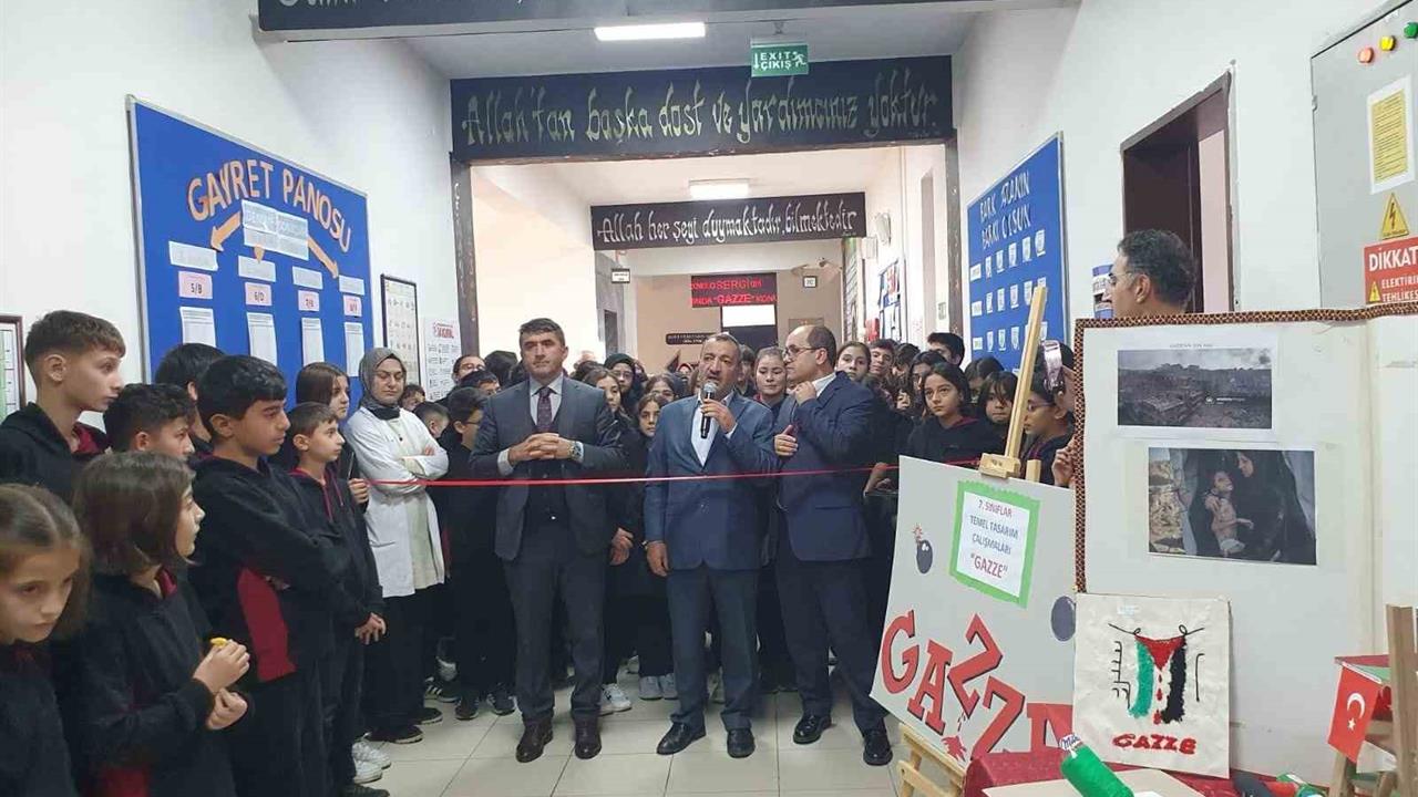 Erzurum'da İmam Hatip Öğrencileri Sergi Açtı, İlgi Gördü