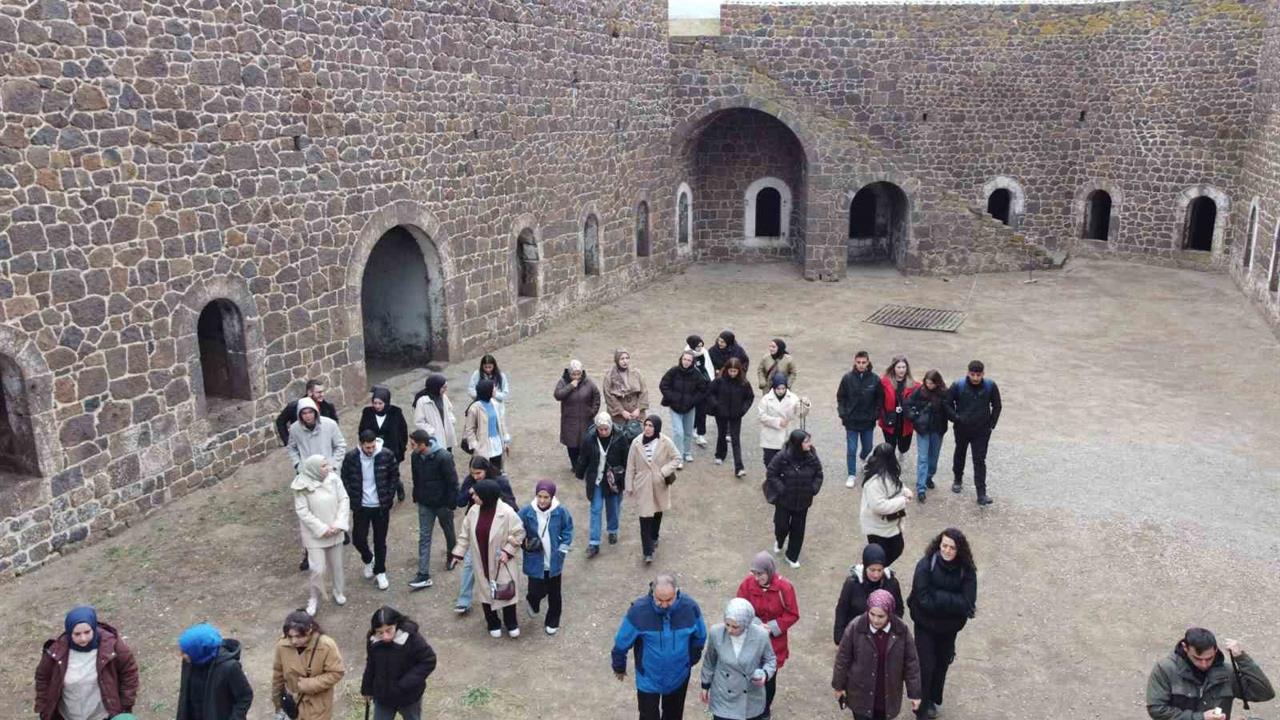 Erzurum'da Aziziye Tabyaları'nda Öğrencilere Ders Verildi