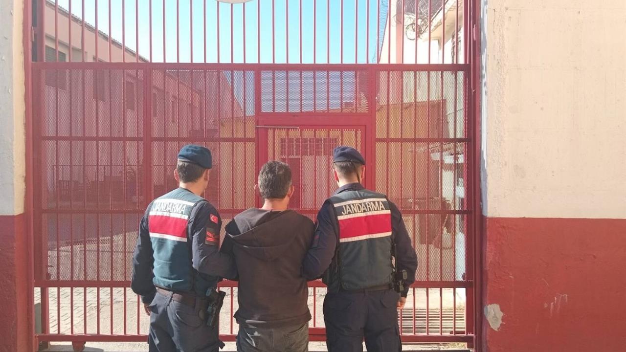 Aydın Germencik'te İki Ayrı Suçtan Aranan Şahıs Yakalandı