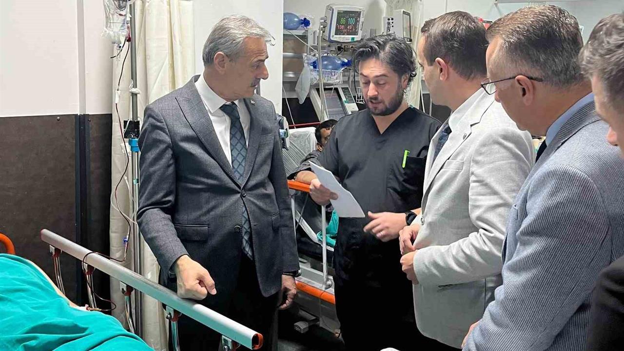 Sakarya Erenler'de İtfaiye Araç Kazasında İki İtfaiye Personeli Yaralandı