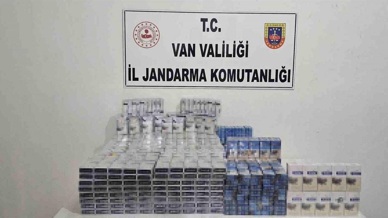 Van İpekyolu'nda Jandarma Operasyonu ile 2 Bin Paket Kaçak Sigara Yakalandı