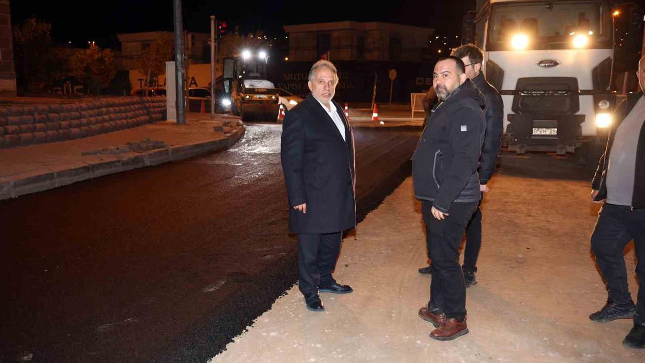 Kayseri Mevlana Mahallesi'nde Belediye Çalışmaları Geceye Taştı