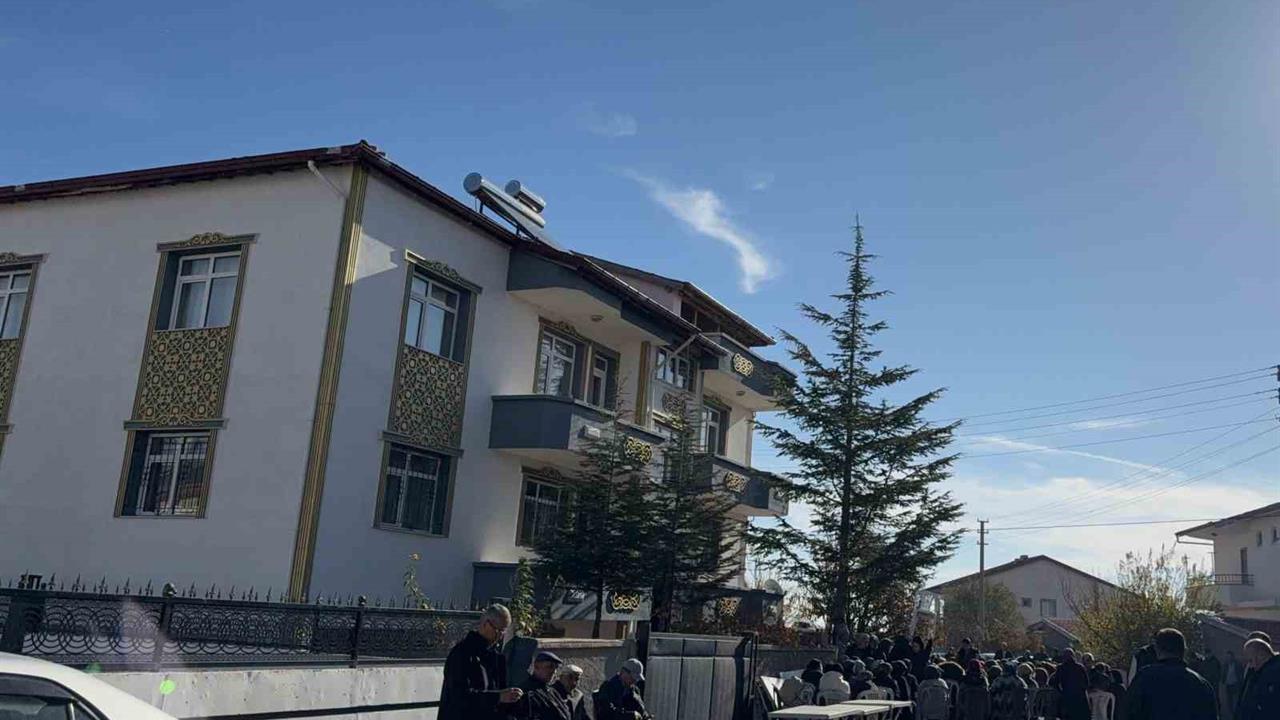 Afyonkarahisar'da Zehirlenme Olayında Hayatını Kaybeden Baba İçin Taziye