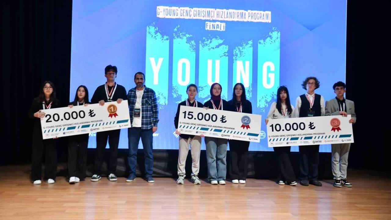 Sakarya'da G-YOUNG Finali'nde Genç Girişimciler Yenilikçi Projelerini Tanıttı