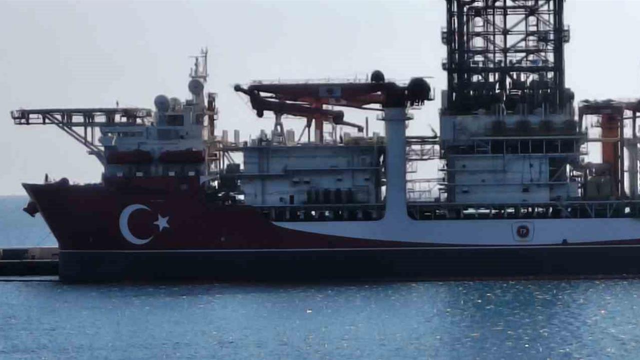 Mersin Taşucu Limanı'nda Türkiye'nin 5. Sondaj Gemisi 'West Draco' Tanıtıldı