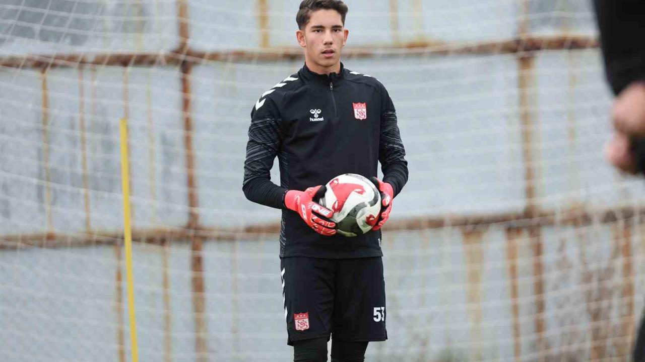 Sivasspor, Esenler Erokspor ile Yapacağı Maç İçin Hazırlıklarını Sürdürüyor