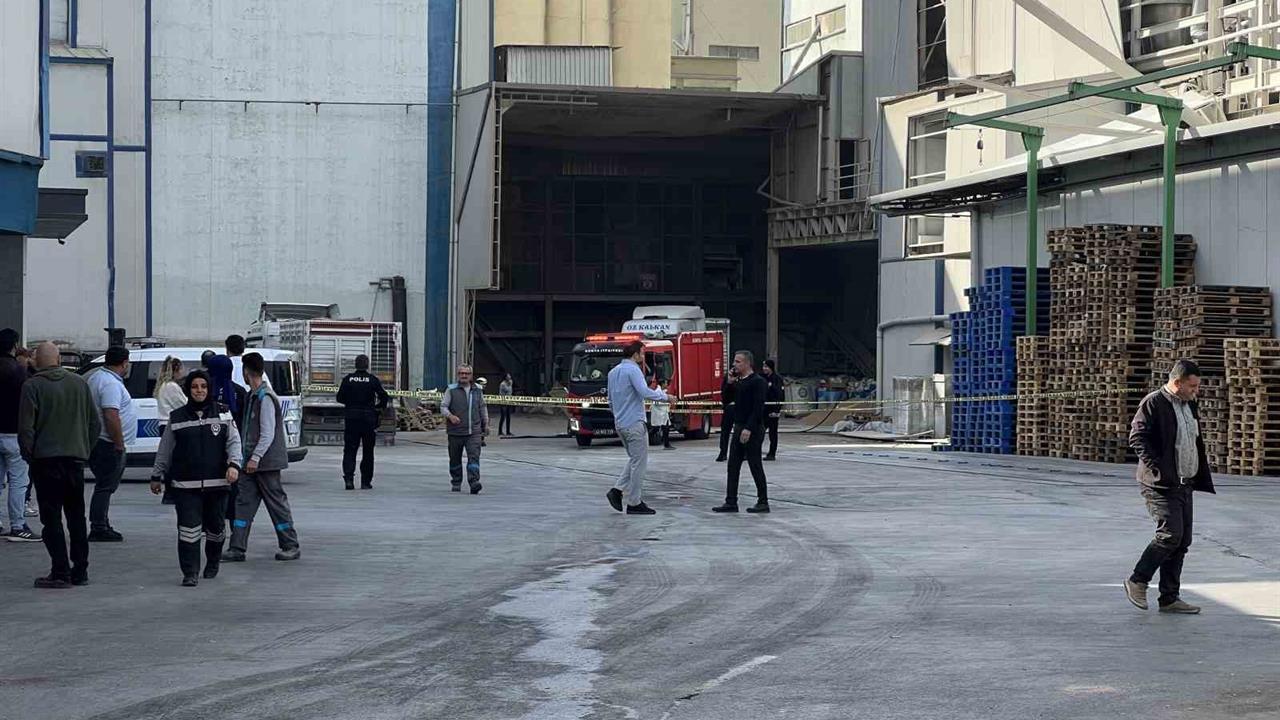 Konya Karatay'da Gaz Sıkışması Sonucu Fabrikada Parlama Yaşandı