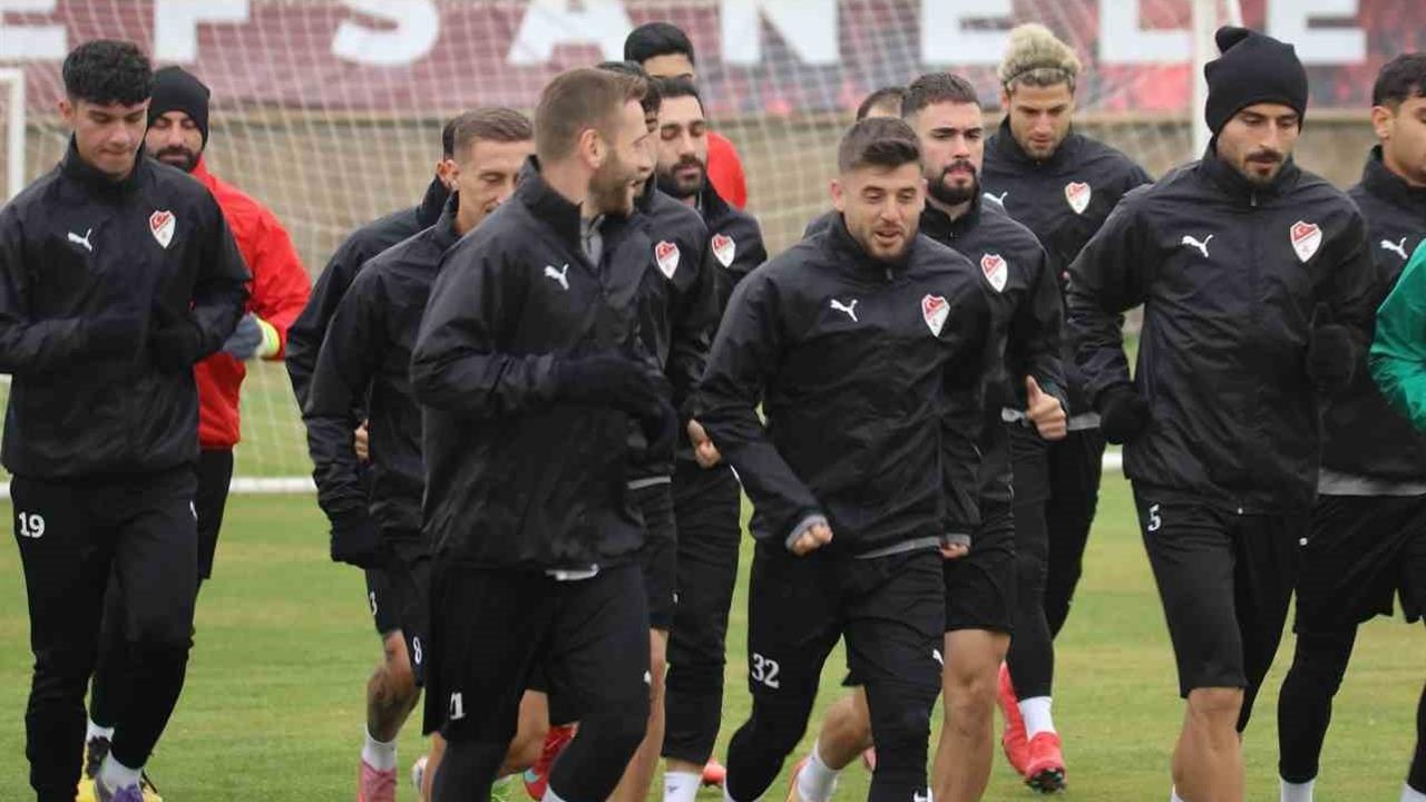 Elazığ'da Seza Çimento Elazığspor, Beykoz Anadoluspor ile Maç İçin Hazırlanıyor