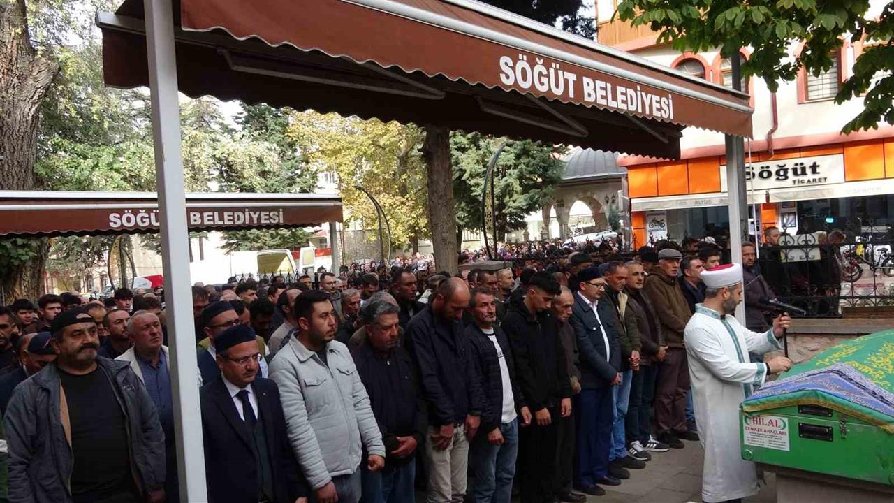 Bilecik Söğüt'te Eşi Tarafından Öldürülen Büşra Karlıdağ Son Yolculuğuna Uğurlandı