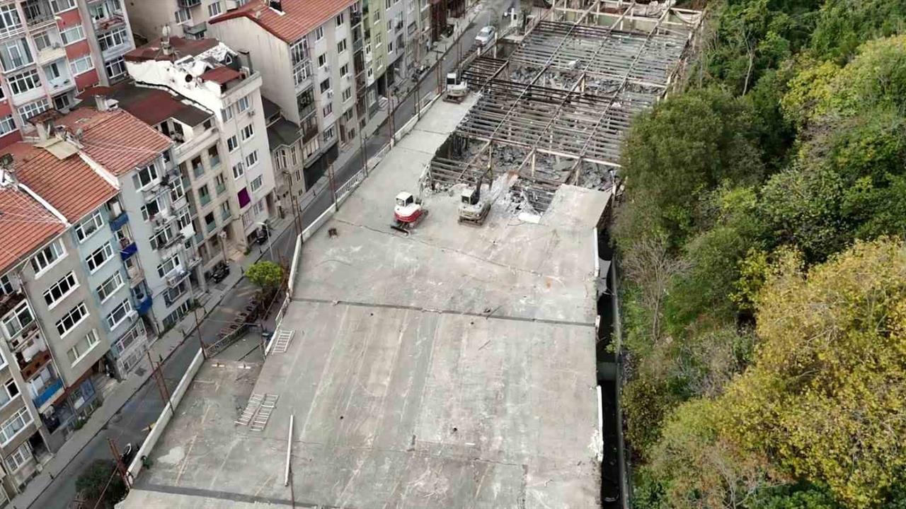 İstanbul Beşiktaş’ta Cumartesi Pazarı Yenileme Çalışmaları Devam Ediyor