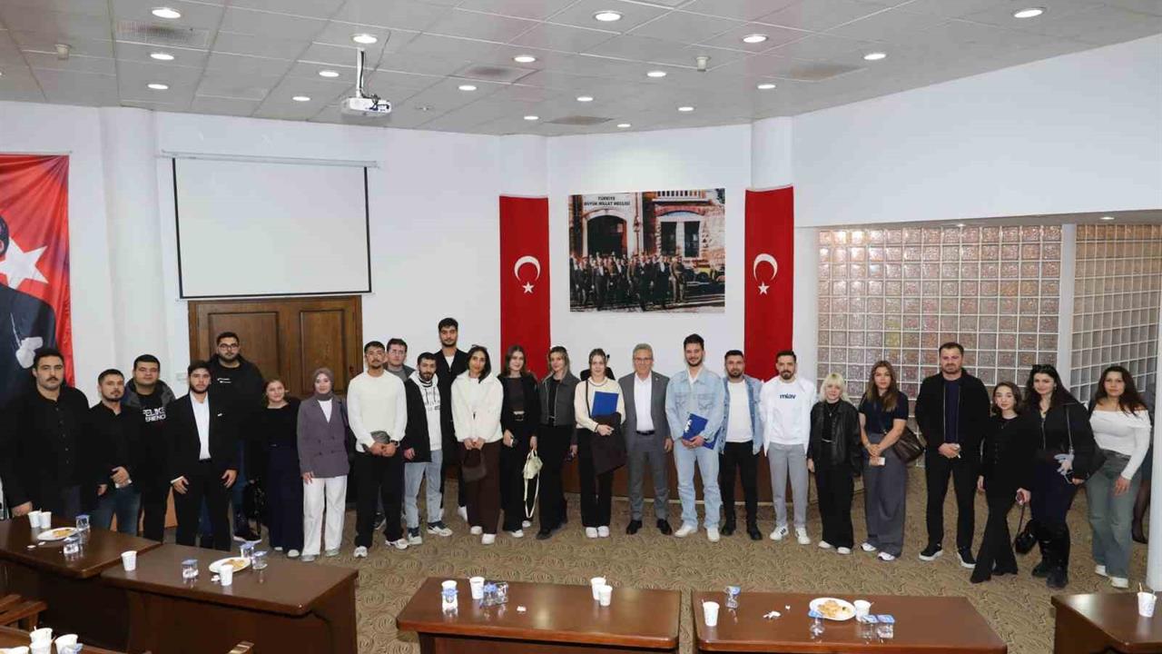 Nazilli'de Gençlerin Söz Sahibi Olacağı Meclis İlk Toplantısını Yaptı