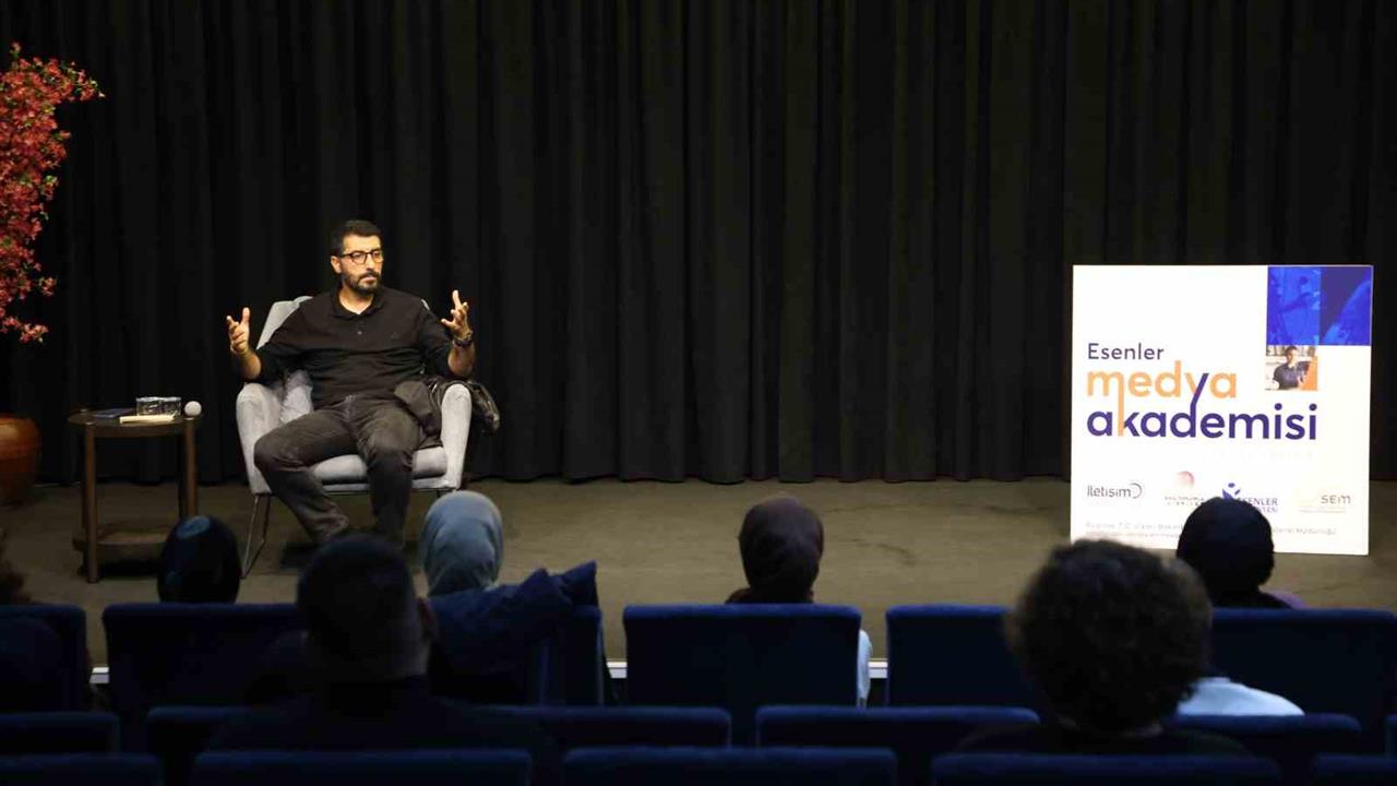 İstanbul'da Çelik, "Bir Günde Gazeteci Olunmaz" Dedi