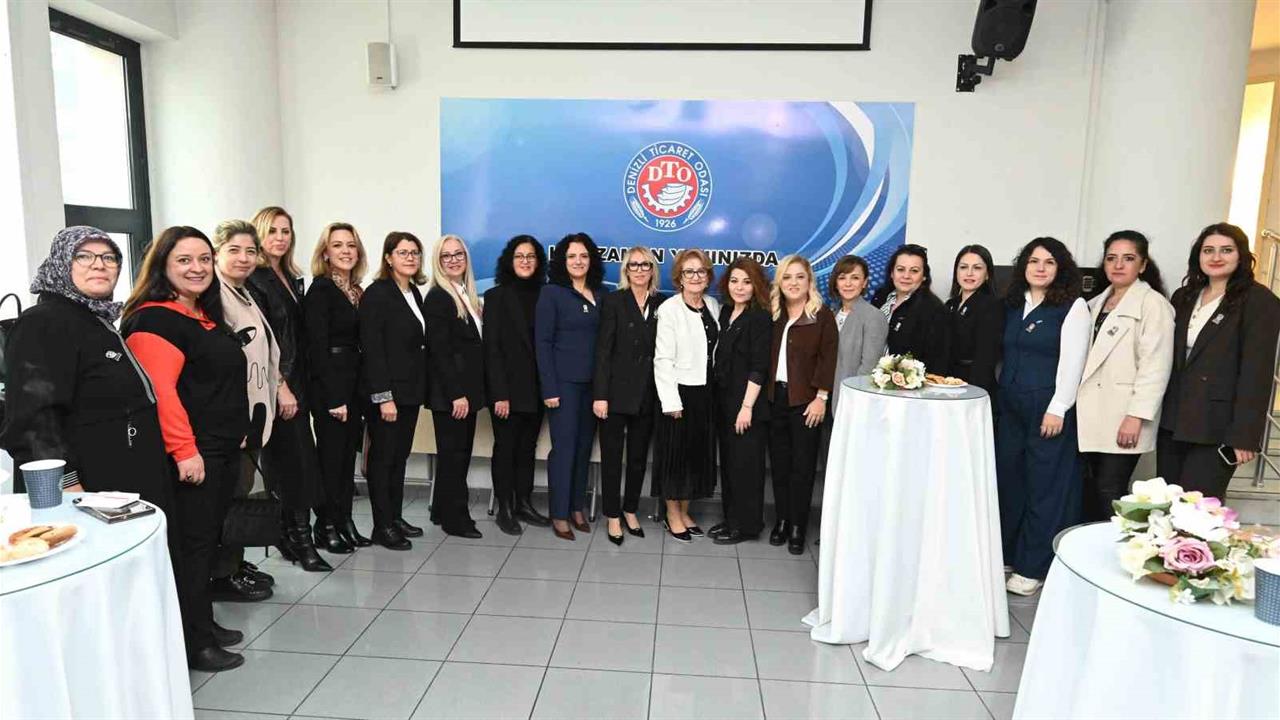 Denizli'de Kadın Girişimciler, DTO'da Bir Araya Gelerek Eğitimi Tamamladı