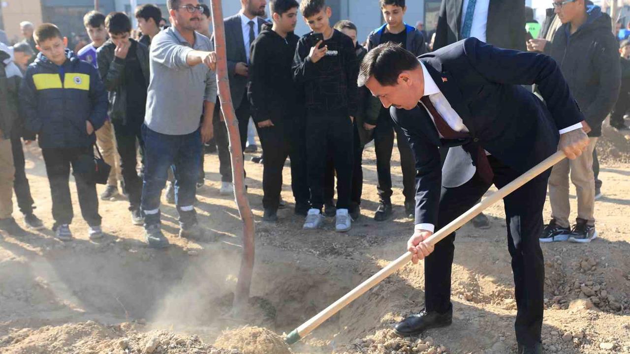 Karatay'da 10 Bin 400 Metrekarelik Alanda Fidan Dikimi Yapıldı