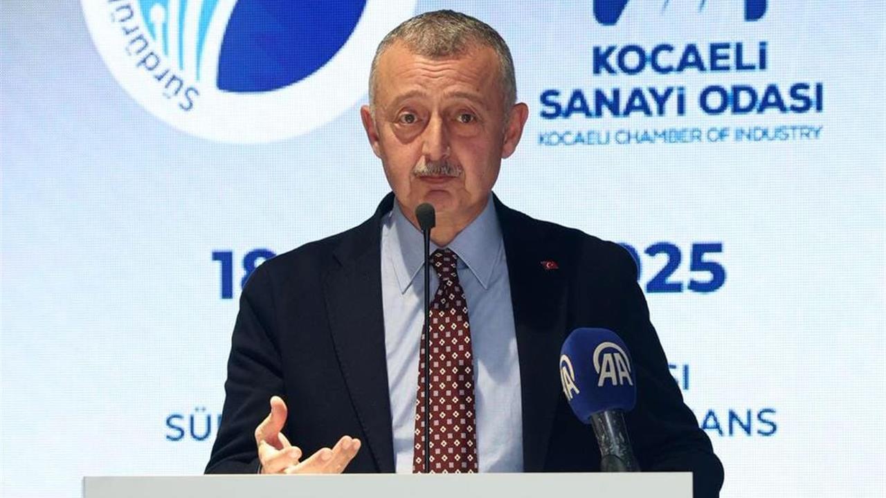 Kocaeli Büyükşehir Belediye Başkanı Büyükakın, sanayicilere Kocaelispor için destek vermeleri çağrısında bulundu.